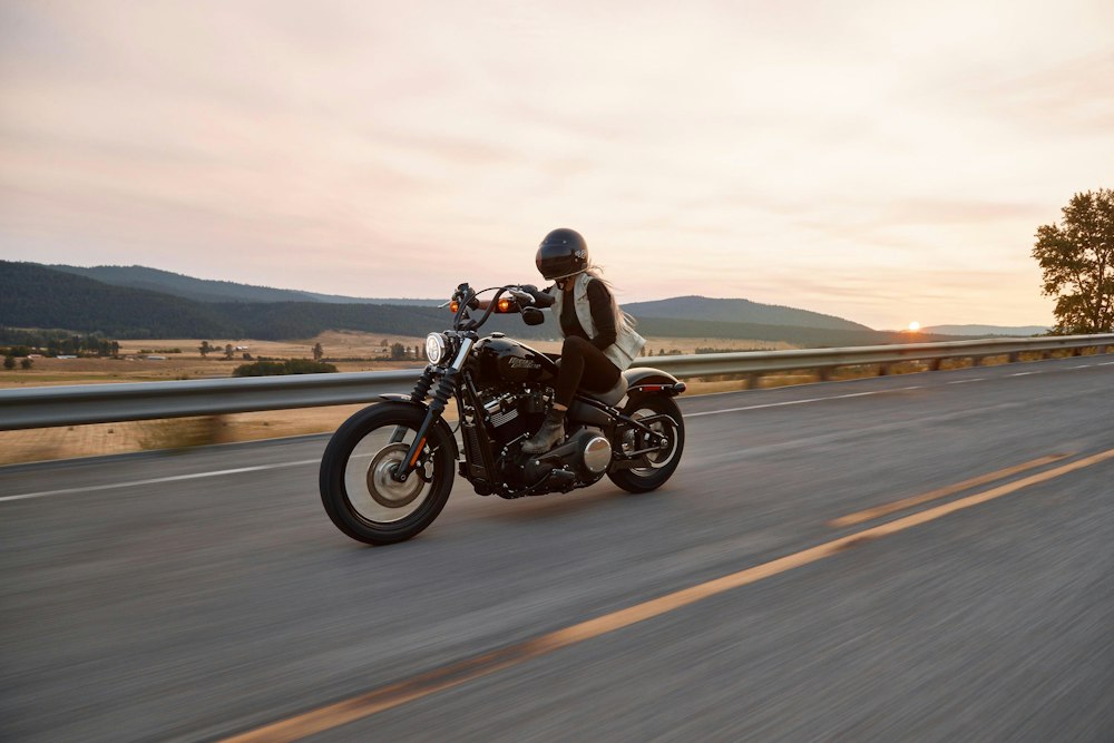 Dark Raven Bobber Harley Davidson